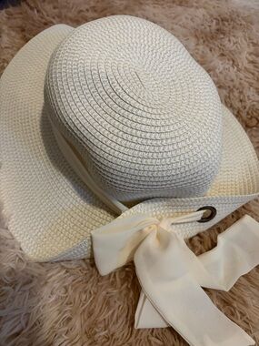Nine West Cream Straw Sun Hat with Bow Detail